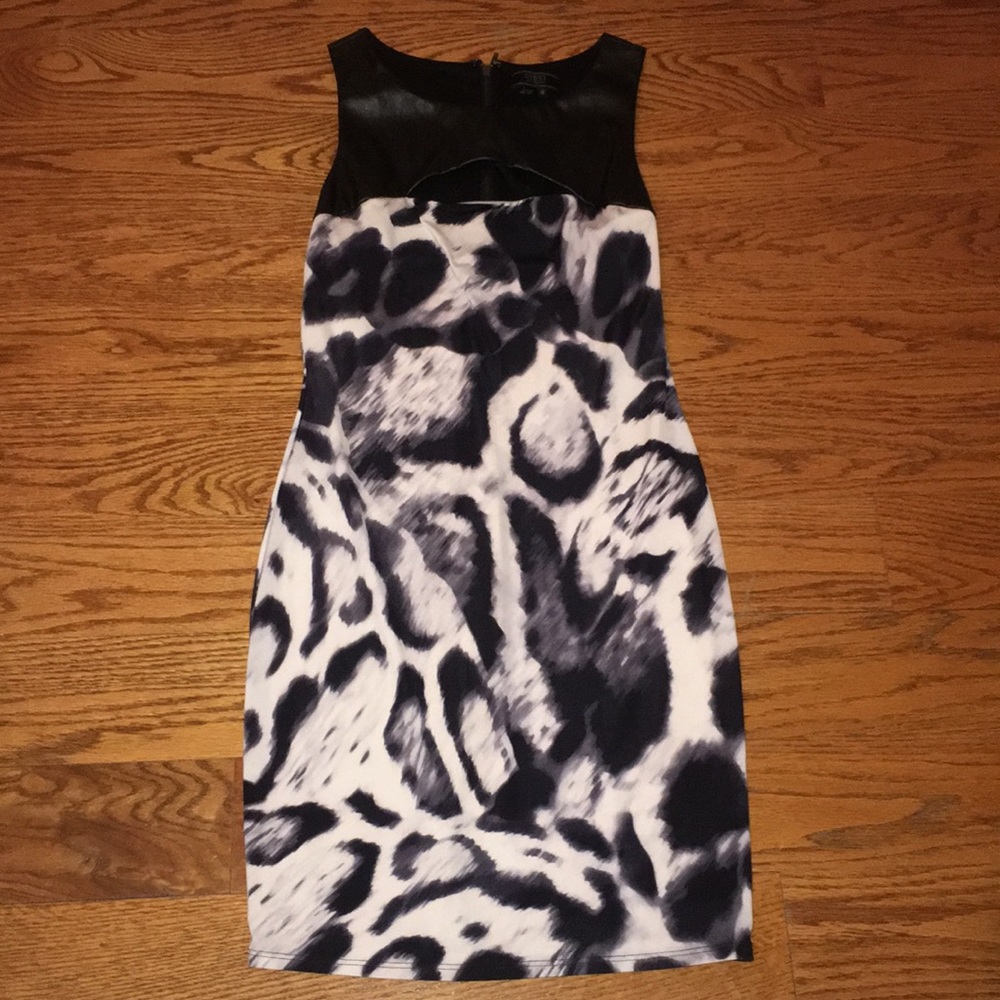Guess black and white print